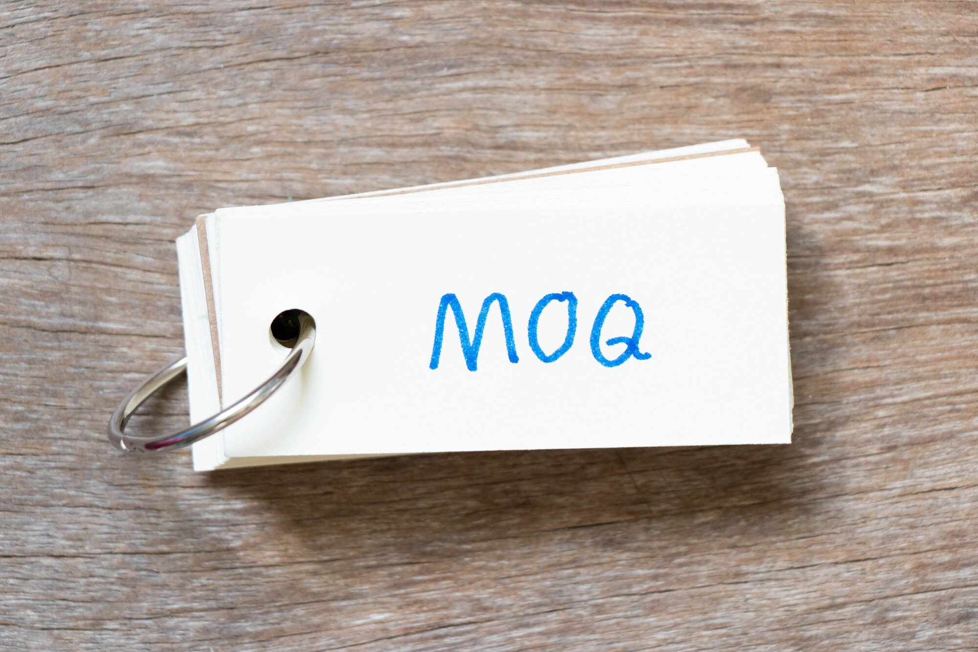 MOQ（最小発注数量）とは？アパレル初心者のために基本からわかりやすく解説！