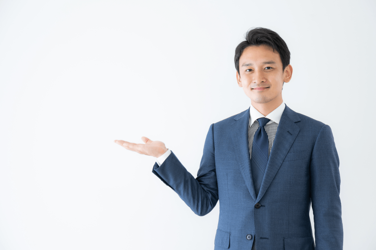 検品代行業者を案内する担当者